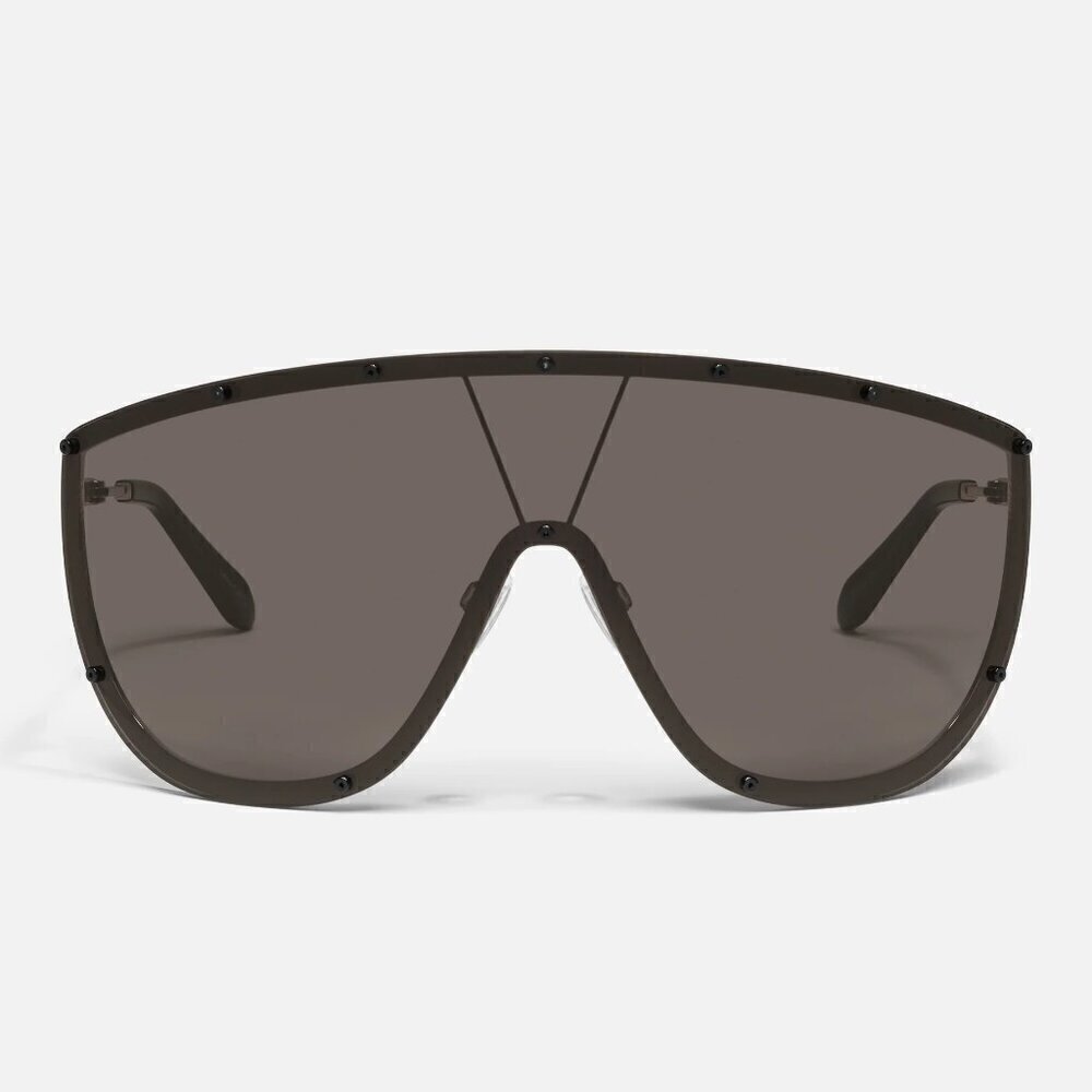 New Quay On Set Gold Frame / Black Lens Unisex Sunglasses SKU 75490